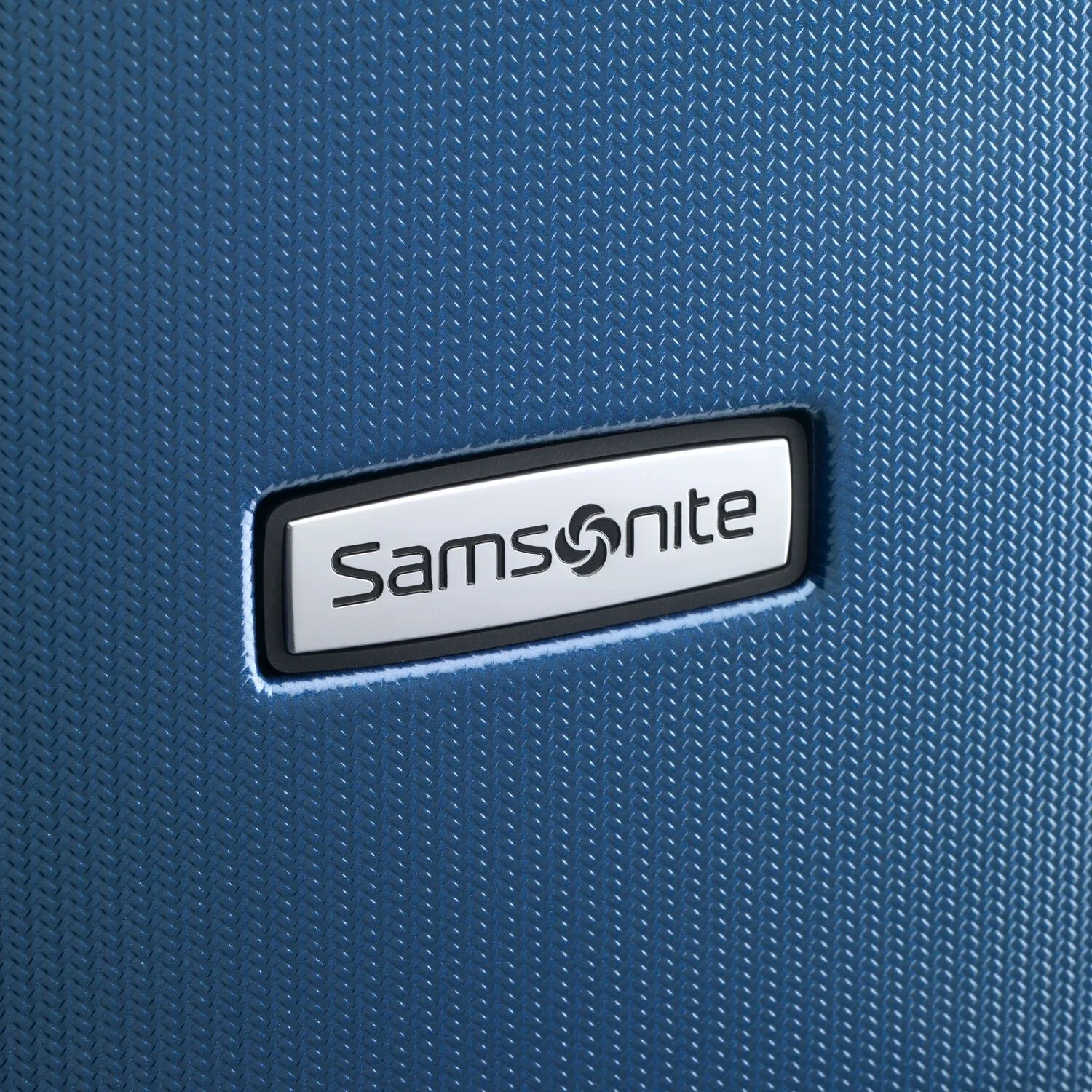 Samsonite Winfield NXT Spinner Carry-On Luggage